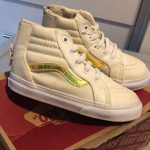 Sk8 Hi Zip Vans